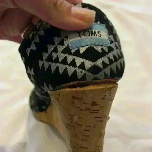 Tom’s Printed Wedges - Picture 7 of 8